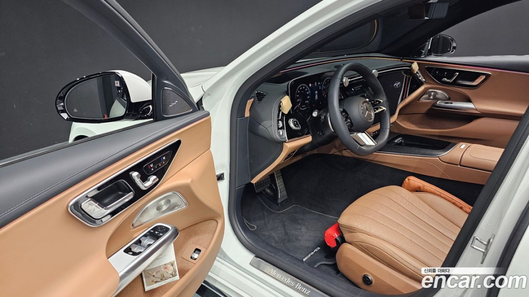 Mercedes-Benz E-Class E300 4MATIC AMG Line, 2026