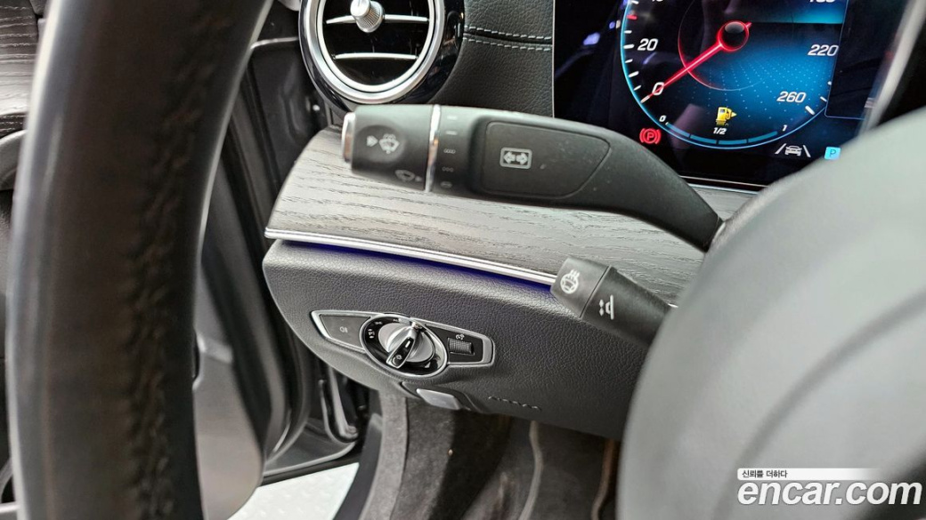 Mercedes-Benz E-Class E250 AMG Line, 2023