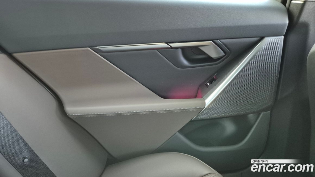 BMW 5-Series 520i, 2024