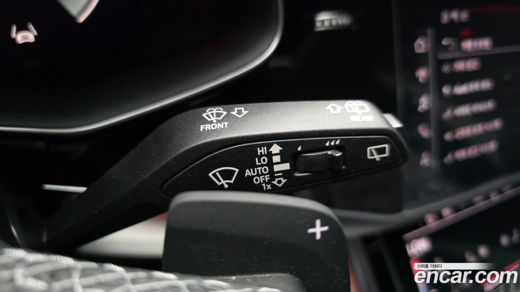 Audi Q8 55 TFSI Quattro Premium, 2023