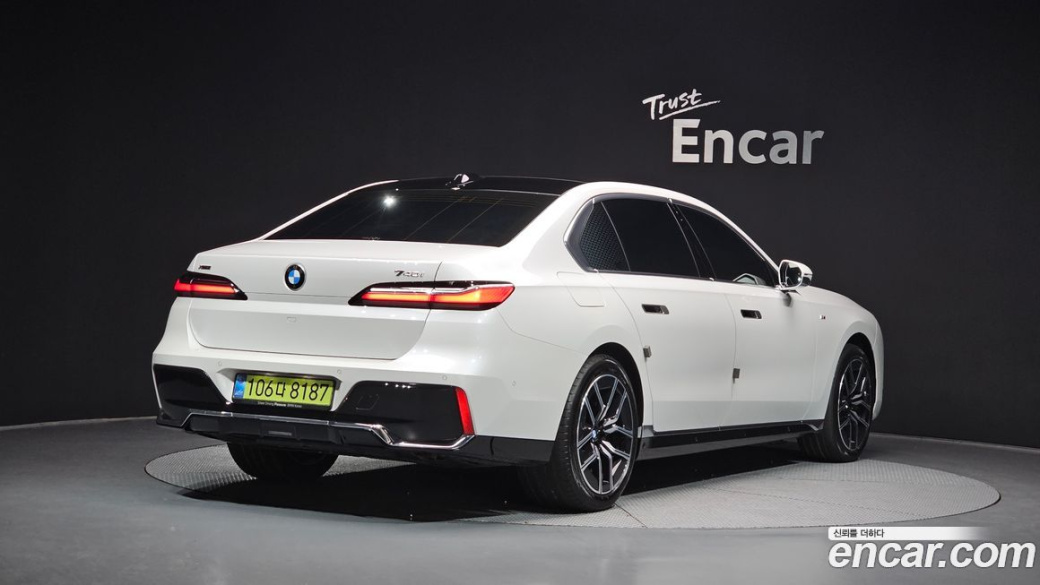 BMW 7-Series 740i xDrive M Sport, 2025