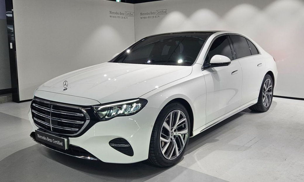 Mercedes-Benz E-Class E220d 4MATIC Exclusive, 2025
