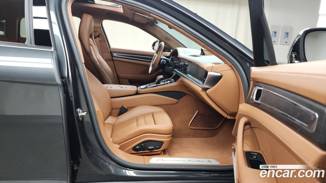 Porsche Panamera 4.0 Turbo S, 2023