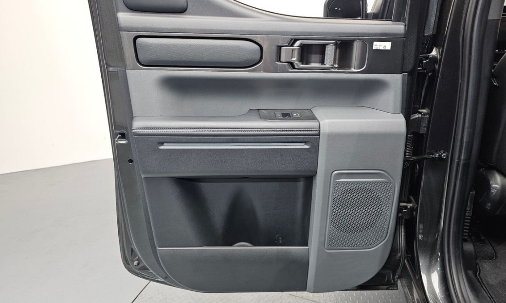 Kia Tasman 2.5T Gasoline 4WD, 2026