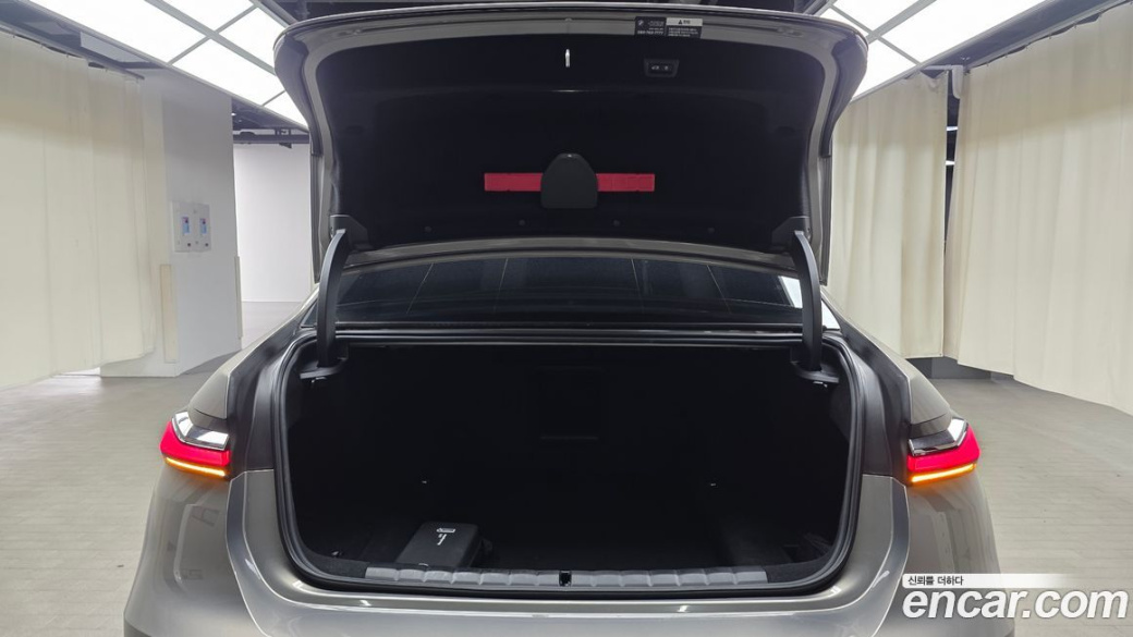 BMW 7-Series 740i xDrive M Sport, 2025