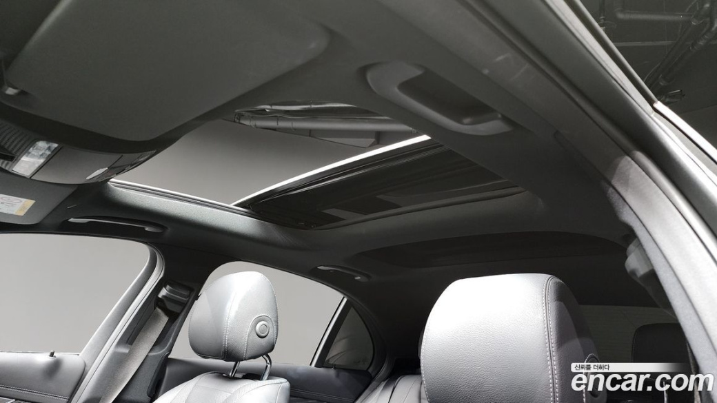 Mercedes-Benz E-Class E350 4MATIC AMG Line, 2022