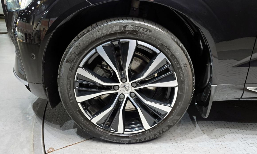 Volvo XC60 B6 Ultimate Bright, 2024