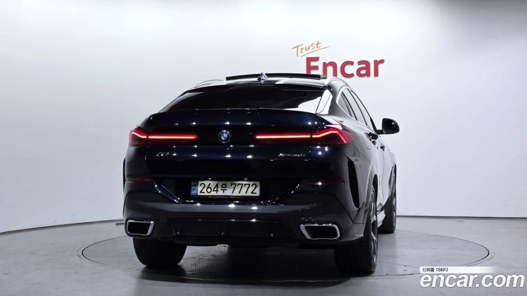 BMW X6 xDrive40i M Sport, 2022