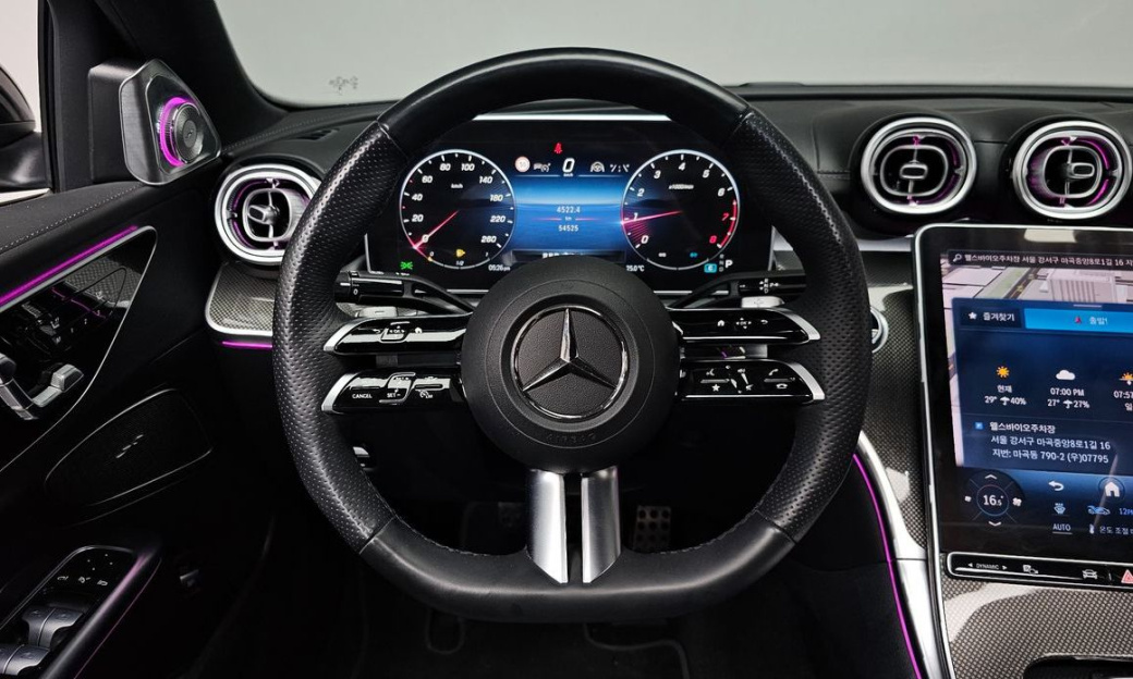Mercedes-Benz C-Class C300 4MATIC AMG Line, 2024