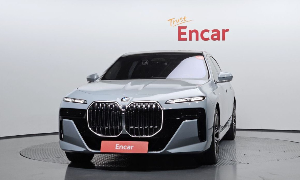BMW 7-Series 740i xDrive M Sport, 2025