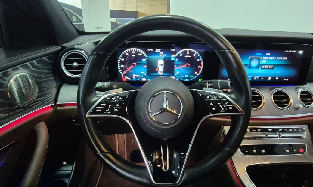 Mercedes-Benz E-Class E350 4MATIC Avantgarde, 2022