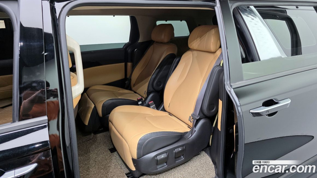 Kia Carnival 7-Seater Signature, 2021