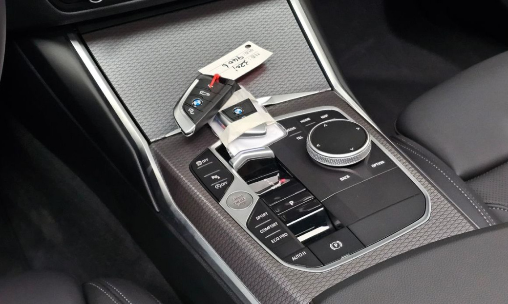 BMW 3-Series 320i M Sport, 2025