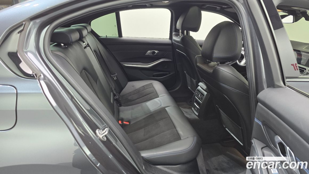 BMW 3-Series 320i M Sport, 2022