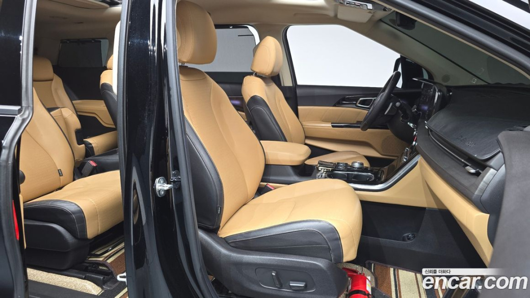 Kia Carnival 11-Seater Signature, 2023
