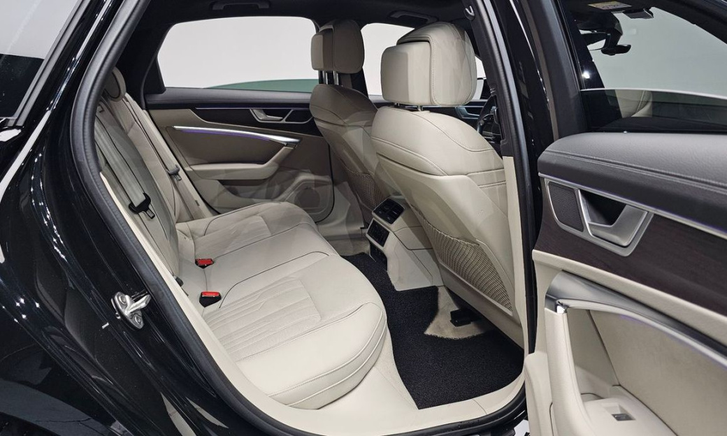 Audi A6 40 TDI Premium, 2025