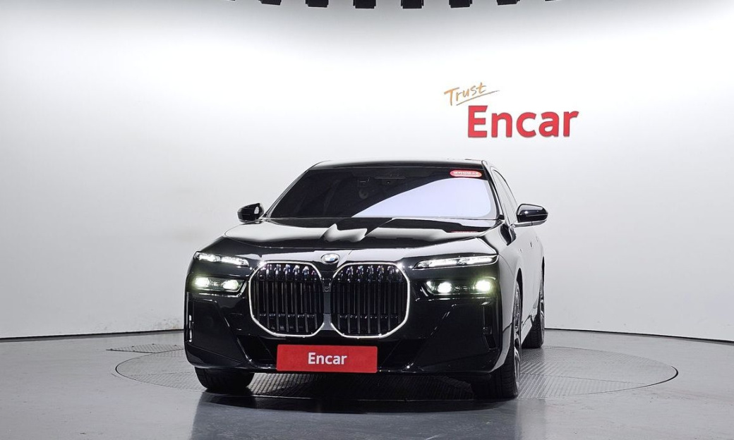 BMW 7-Series 740i xDrive M Sport, 2025