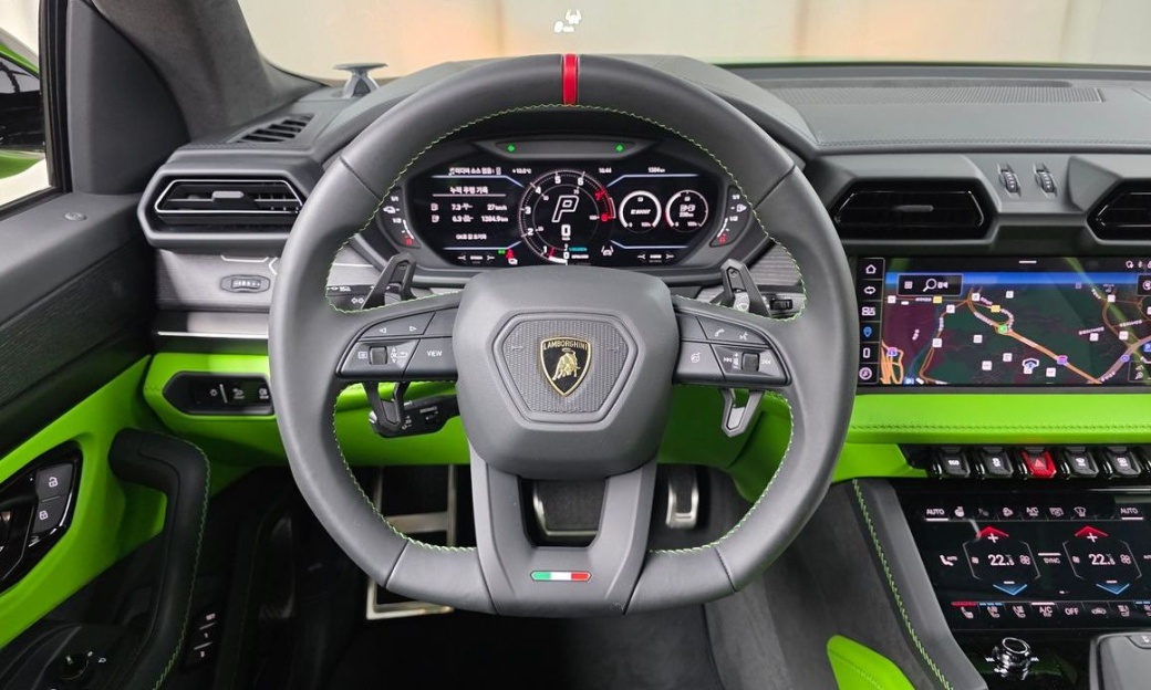 Lamborghini Urus 4.0 V8 SE, 2025
