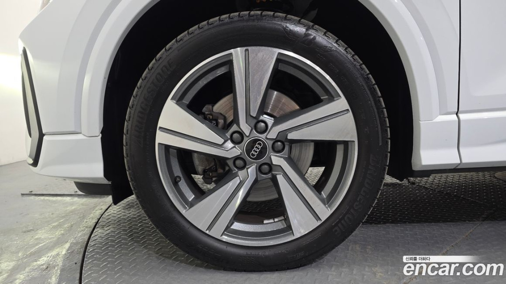 Audi Q2 35 TDI Premium, 2023