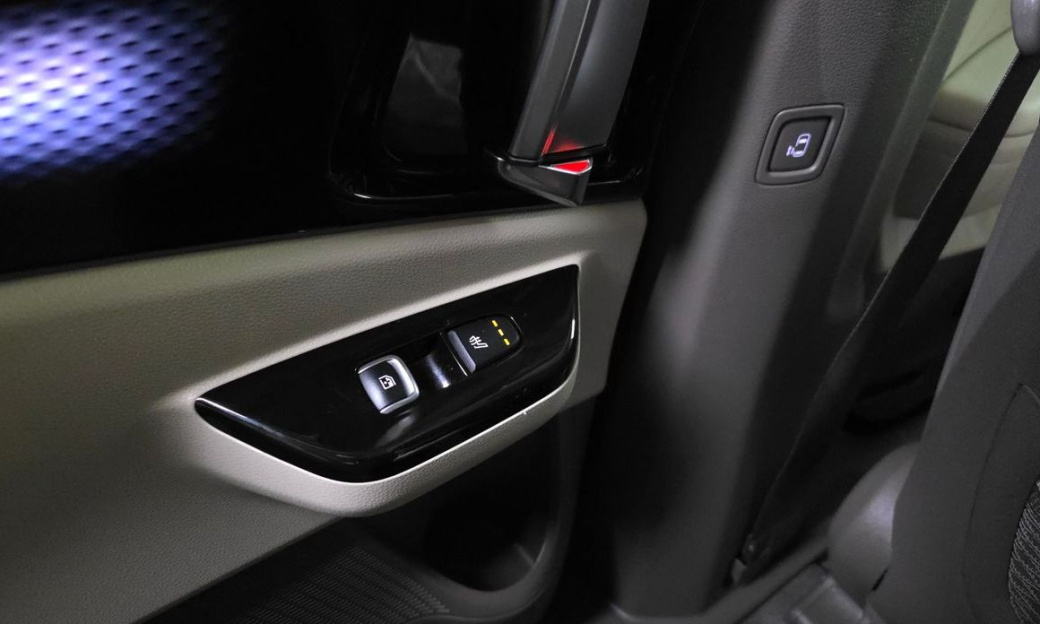 Kia Carnival 11-Seater Signature, 2023