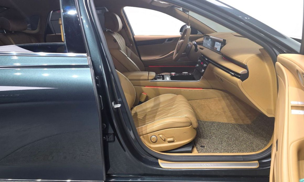 Genesis G80 Gasoline 2.5 Turbo 2WD, 2025