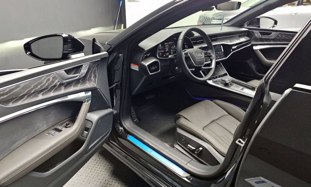 Audi A7 55 TFSI Quattro Premium, 2025