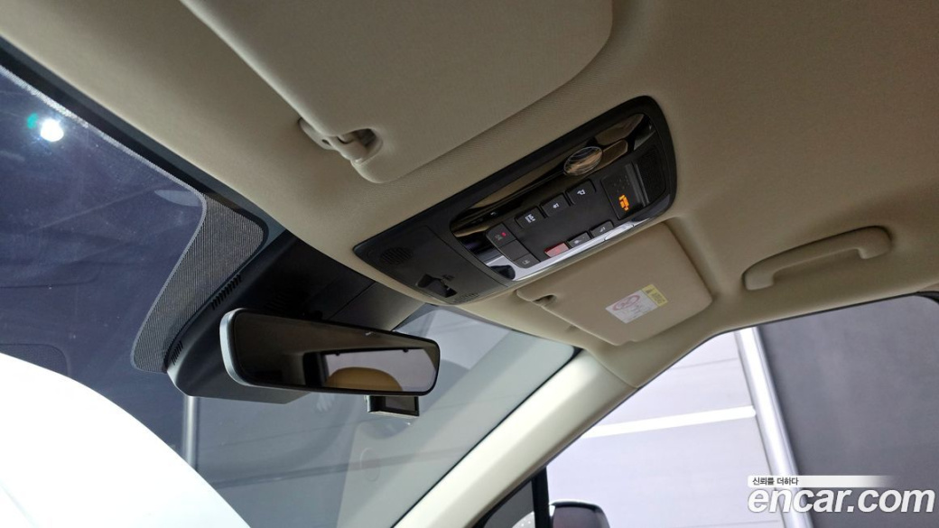 Kia Carnival 9-Seater Signature, 2023