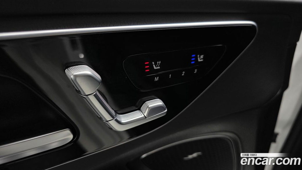 Mercedes-Benz C-Class C300 4MATIC AMG Line, 2024