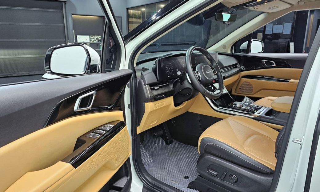Kia Carnival 9-Seater Noblesse, 2023