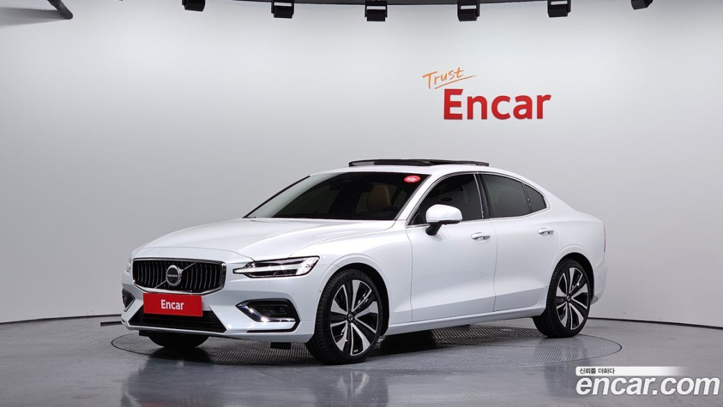 Volvo S60 B5 Ultra Bright, 2025