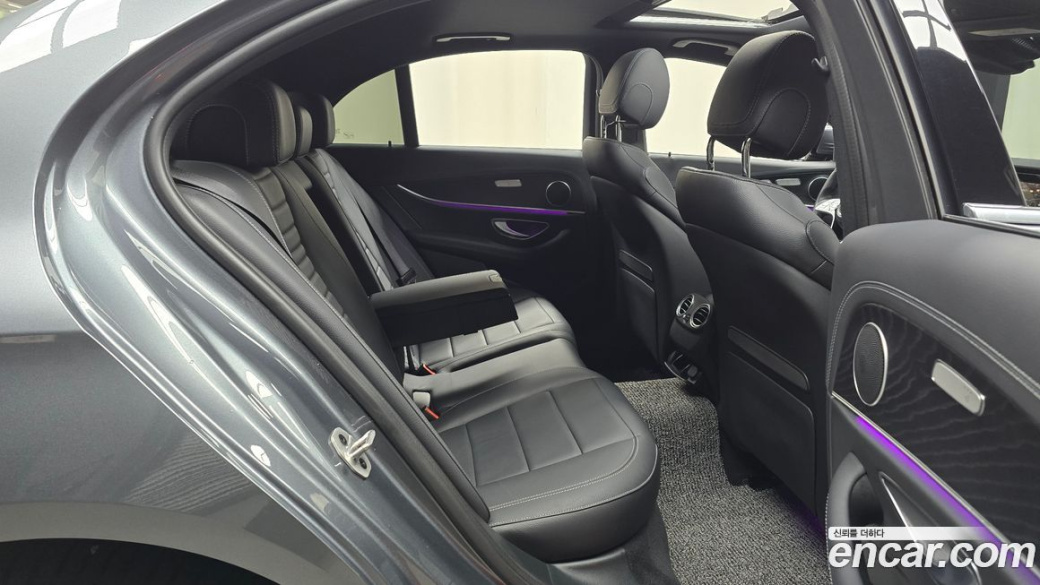 Mercedes-Benz E-Class E250 AMG Line, 2023