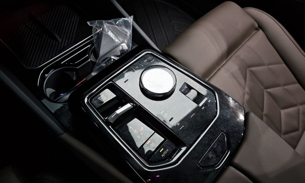 BMW 5-Series 520i Special Edition, 2024