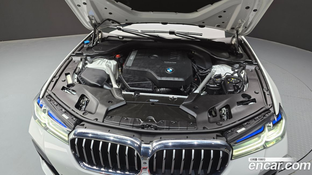BMW 5-Series 530i xDrive M Sport Package, 2023