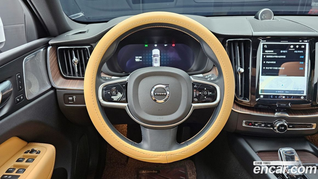 Volvo XC60 B5 Inscription, 2022