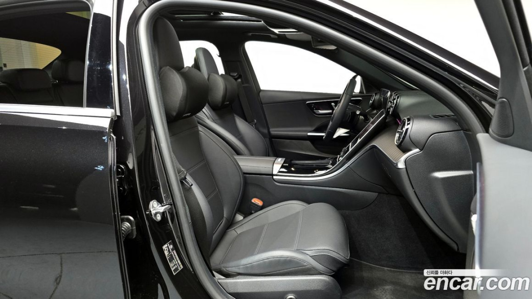 Mercedes-Benz C-Class C300 4MATIC Avantgarde, 2024