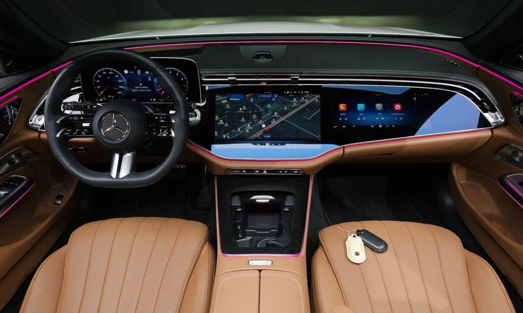 Mercedes-Benz E-Class E300 4MATIC AMG Line, 2024
