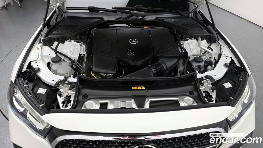 Mercedes-Benz E-Class E200 AMG Line, 2026