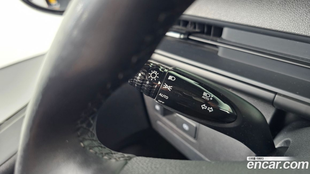 Hyundai Staria 4WD Tourer 9-Seater, 2023