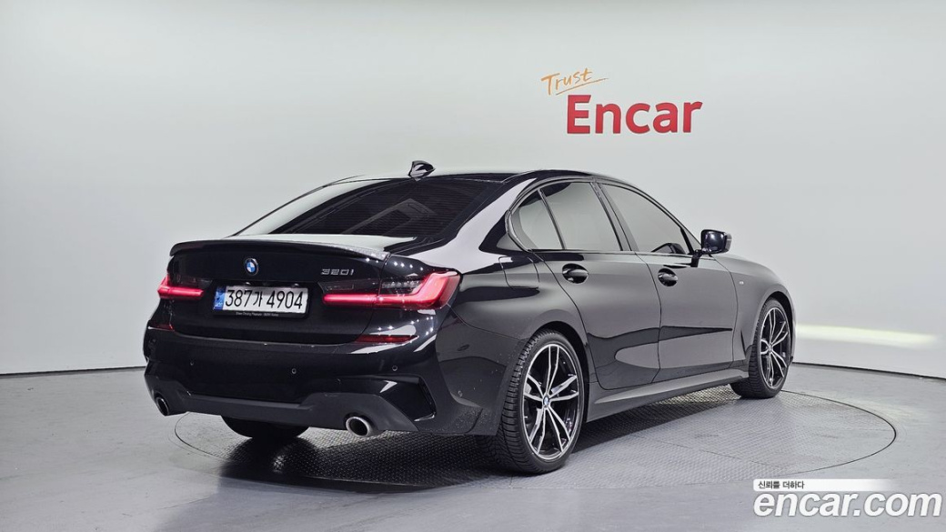 BMW 3-Series 320i M Sport, 2022