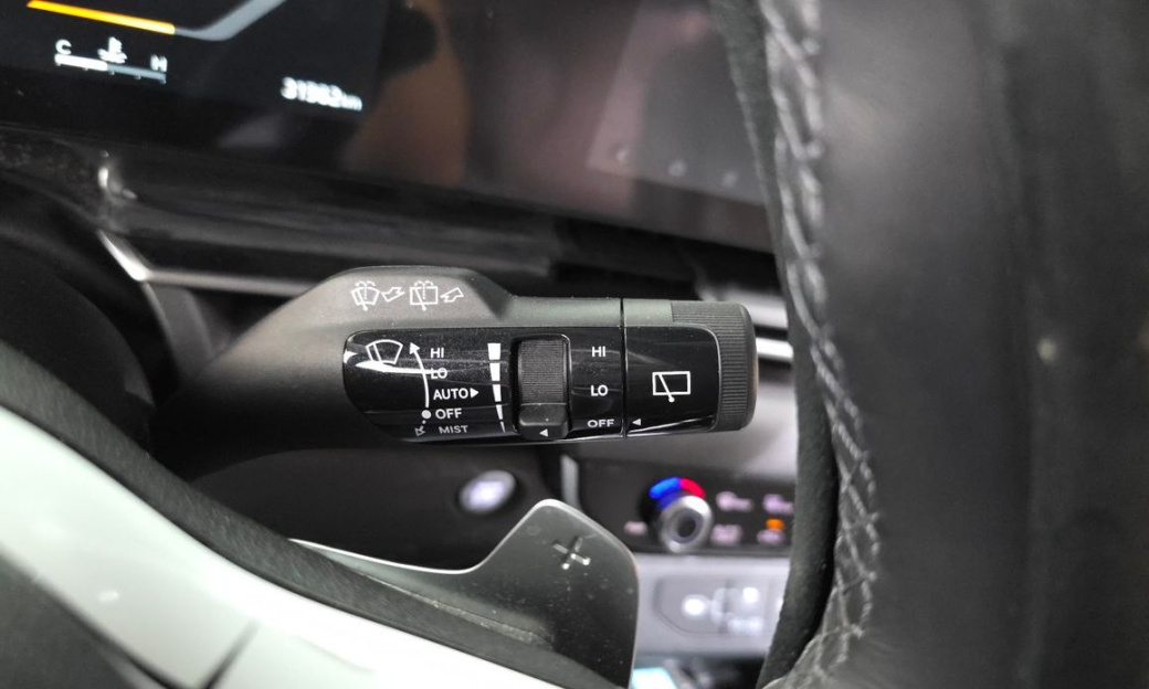 Kia Carnival 7-Seater Outdoor, 2025