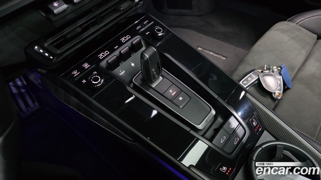 Porsche 911 Carrera 4 GTS, 2023