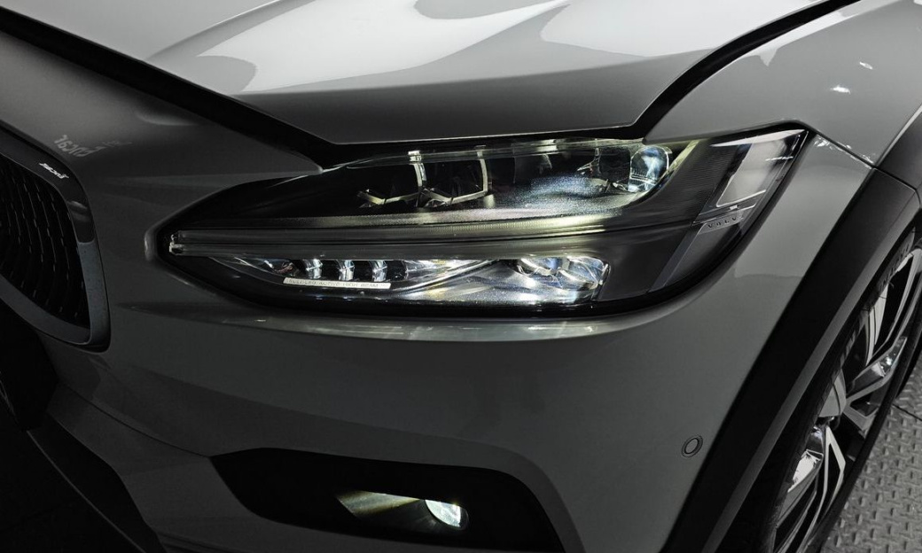 Volvo V90 B5 Ultimate AWD, 2023