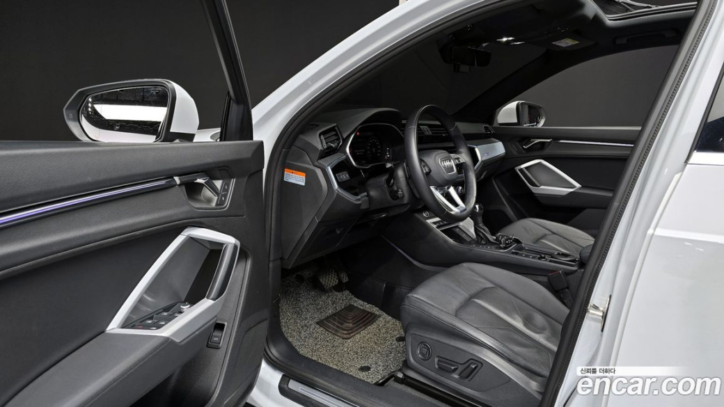Audi Q3 35 TDI Premium, 2022