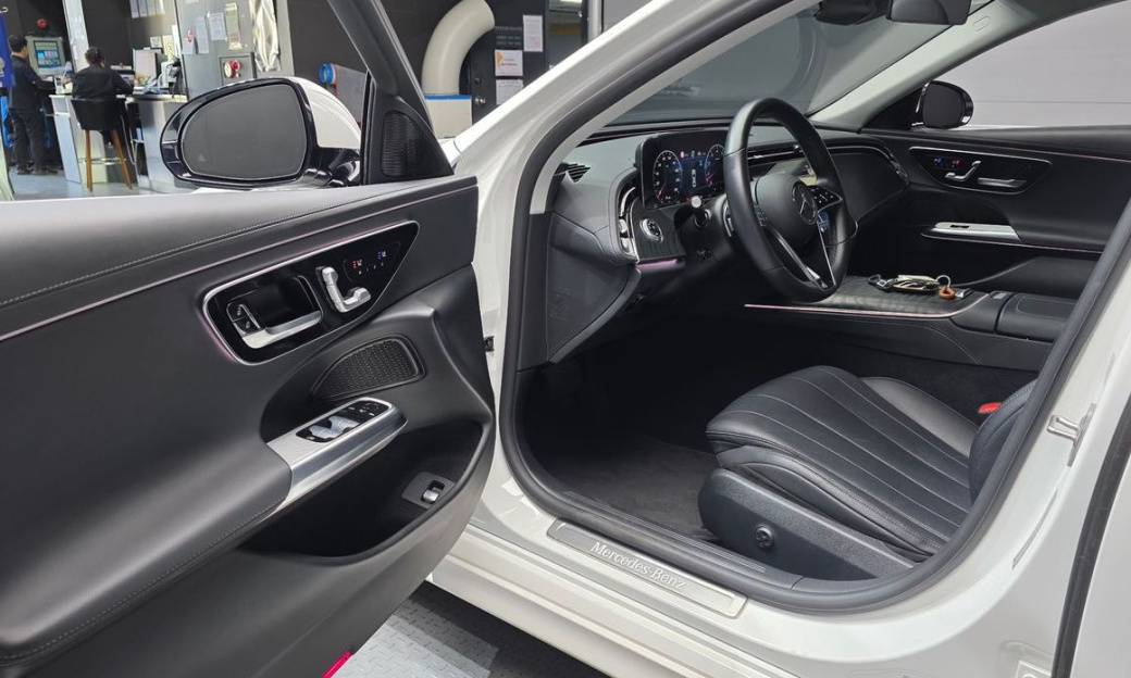 Mercedes-Benz E-Class E200 Avantgarde, 2024