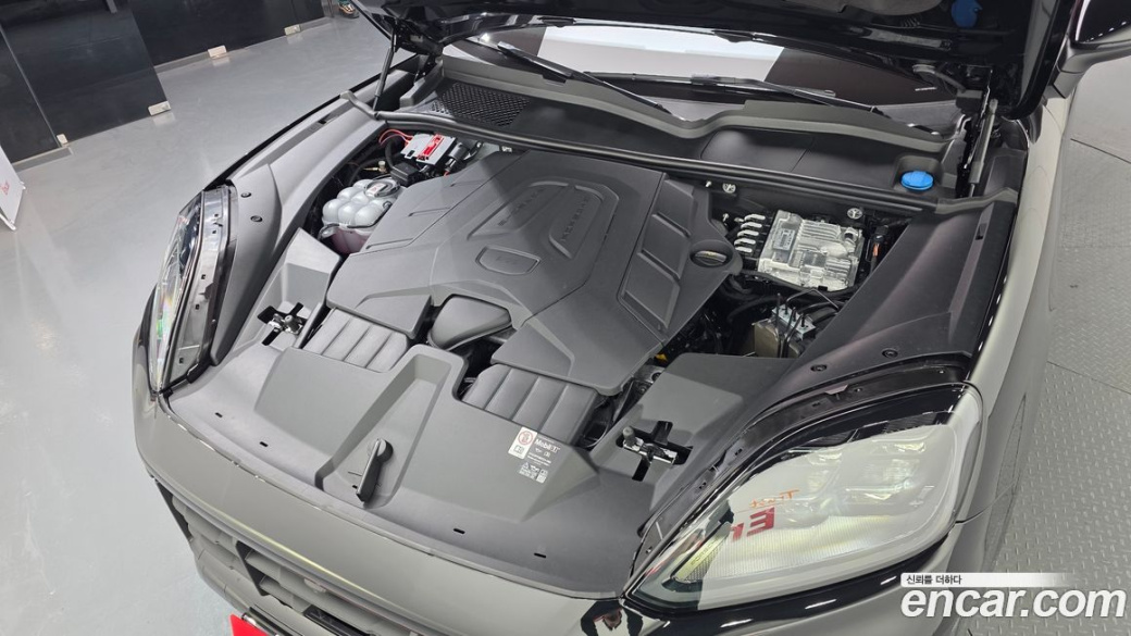 Porsche Cayenne 3.0, 2025