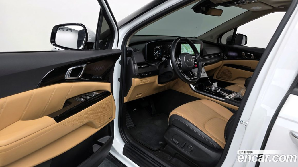 Kia Carnival 7-Seater Signature, 2022
