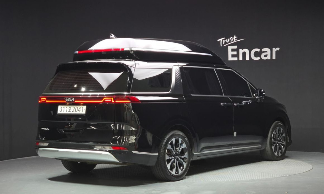 Kia Carnival 7-Seater Hi-Limousine, 2023