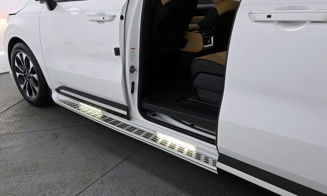 Kia Carnival 9-Seater Noblesse, 2023