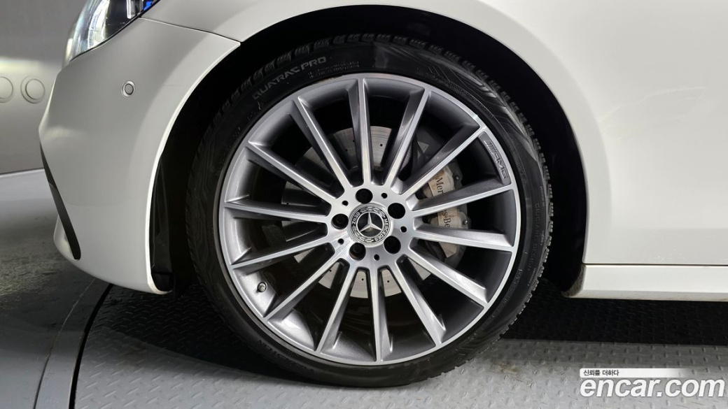 Mercedes-Benz E-Class E350 4MATIC AMG Line, 2022
