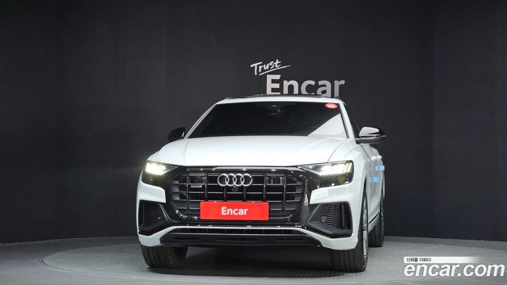 Audi Q8 55 TFSI Quattro Premium, 2022